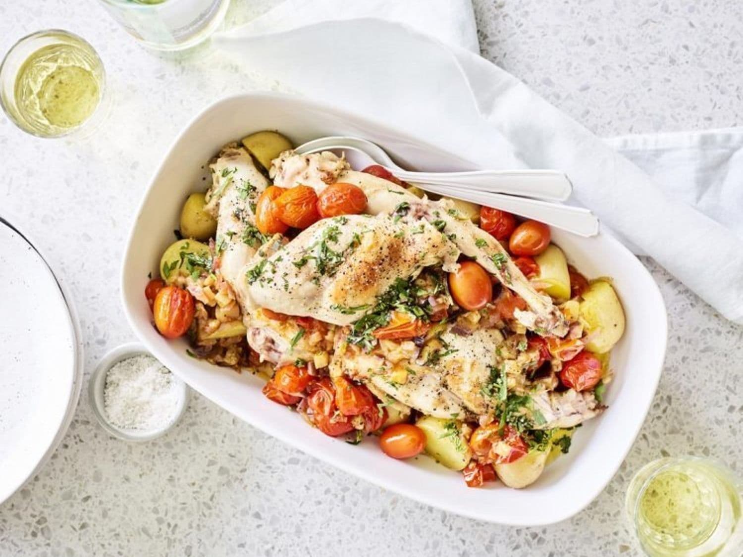 Konijn met caponata en krieltjes