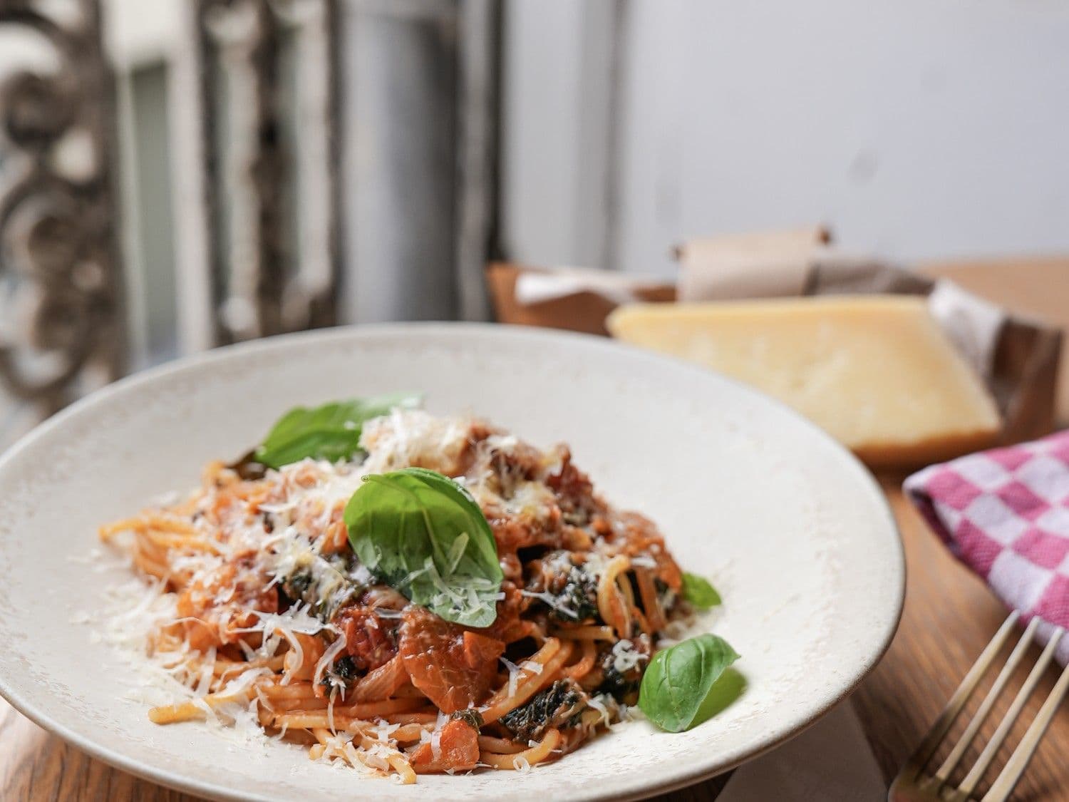 Spaghetti arrabiata met pancetta en boerenkool