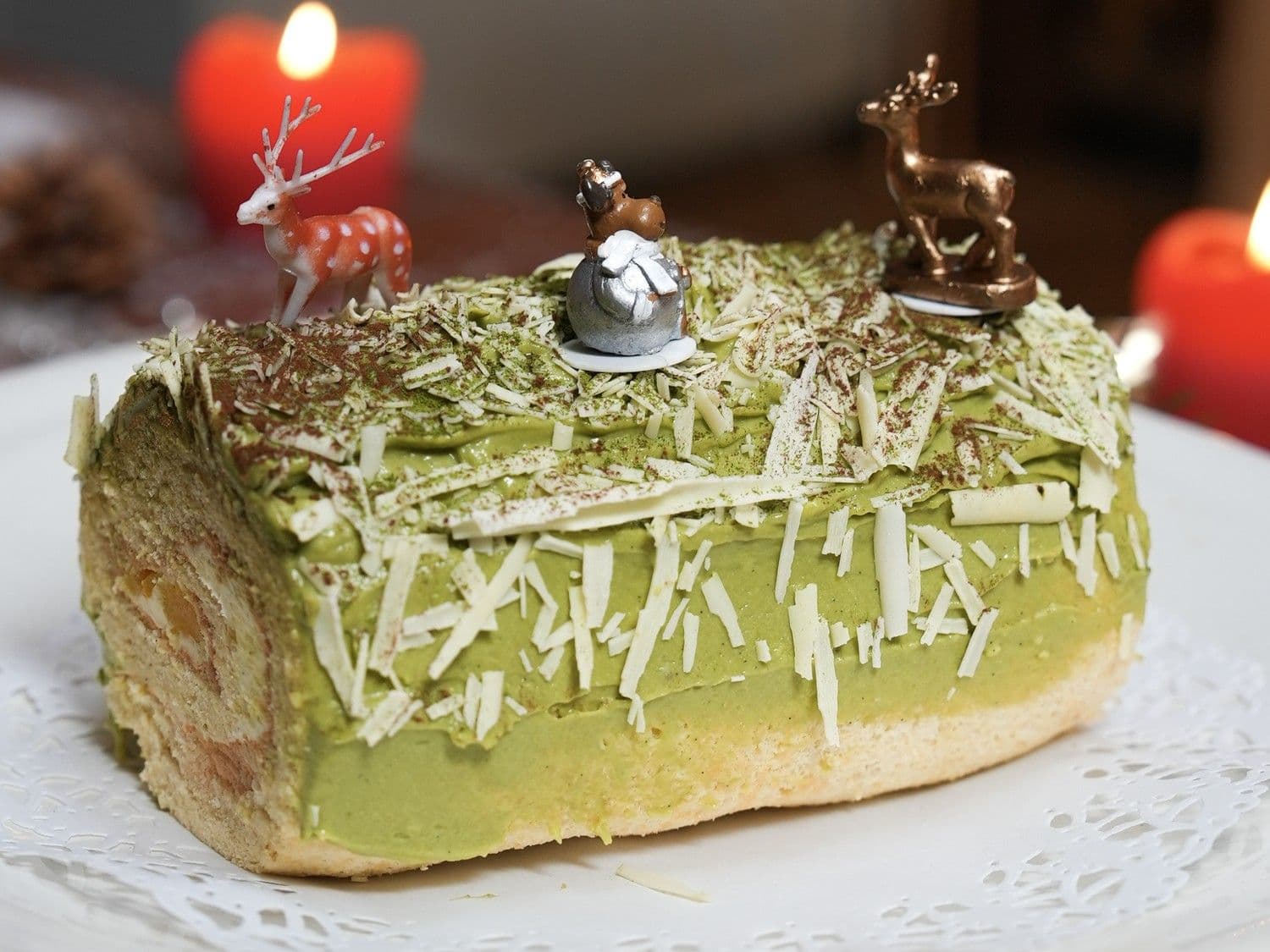 Kerststronk met abrikoos, pistache en witte chocolade