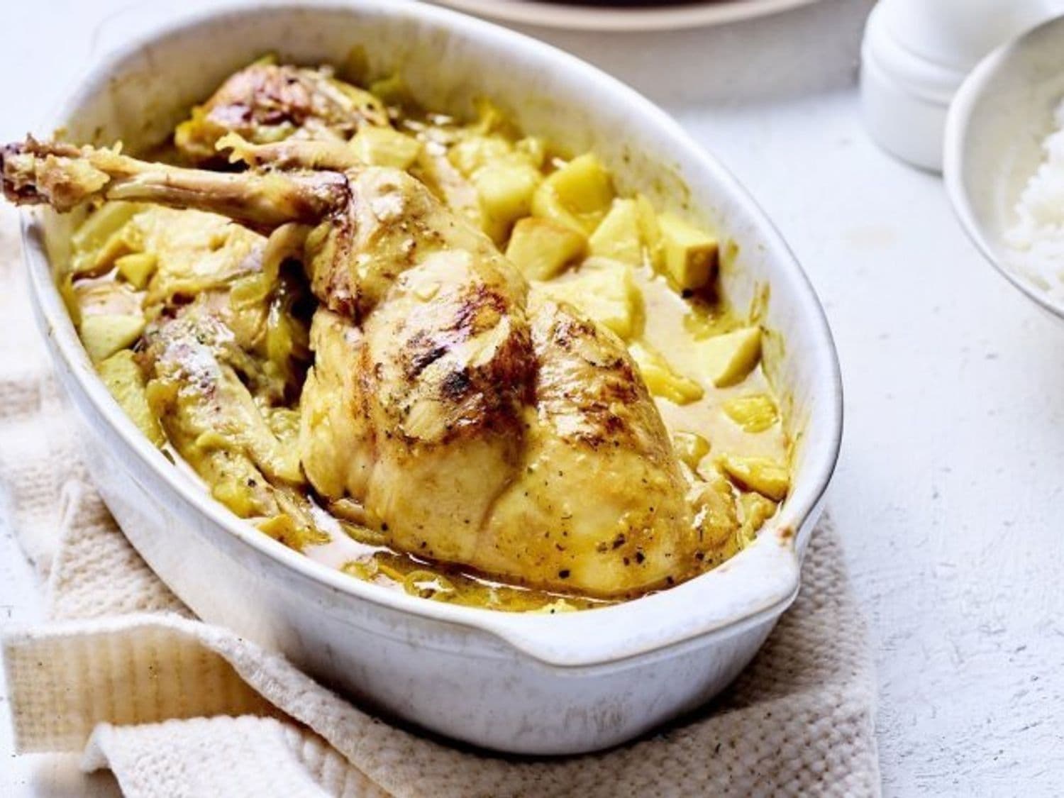 Konijn uit de oven met appel en curry