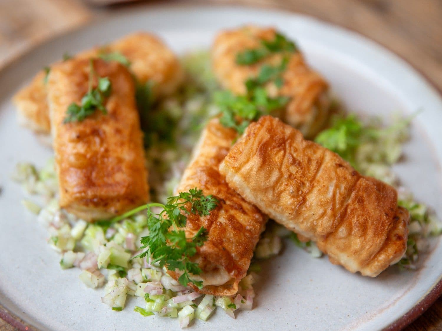 filopakketjes met krab en seldersla
