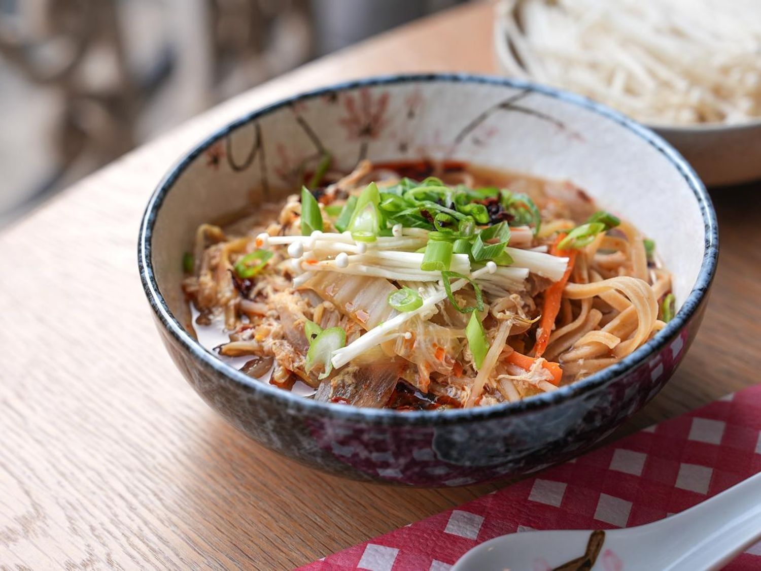 Chinese noedelsoep met ei