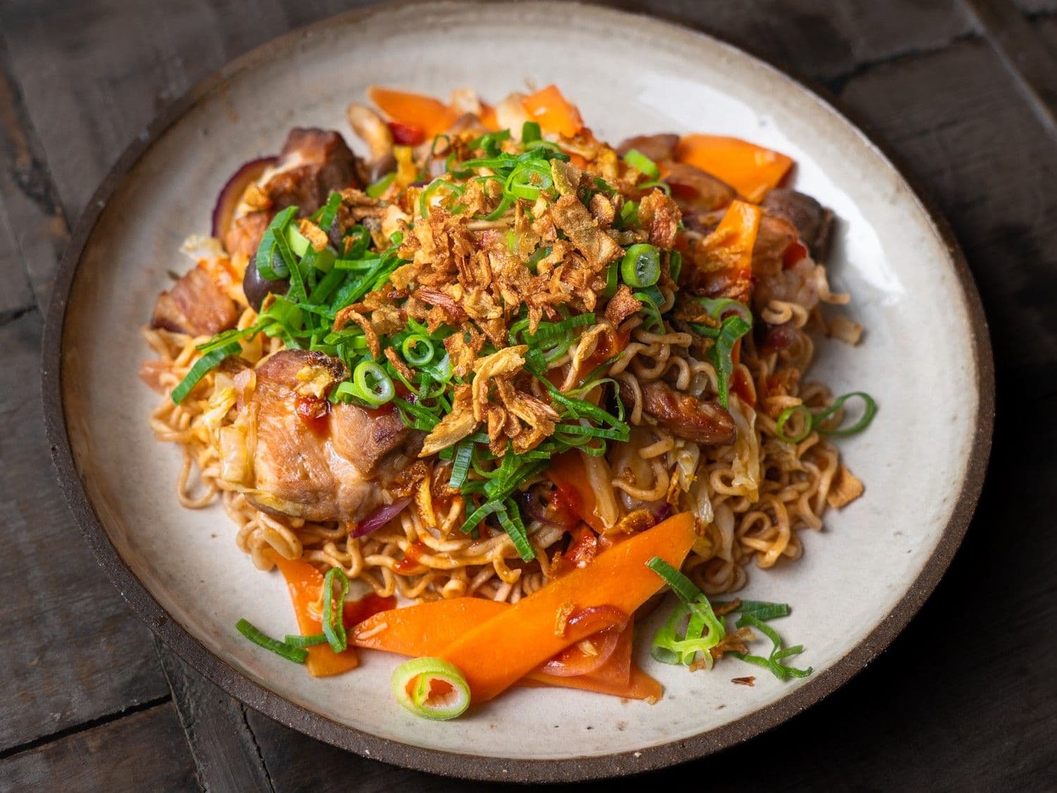 Yakisoba met spiering en volkoren noedels