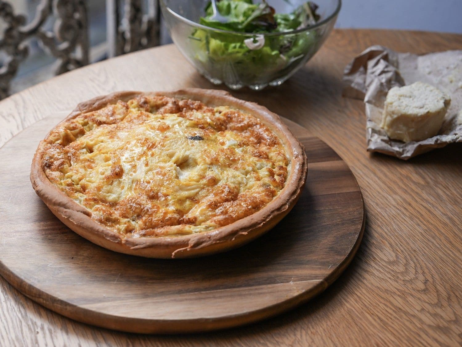 Flamiche met boulette de Romedenne en een groene salade
