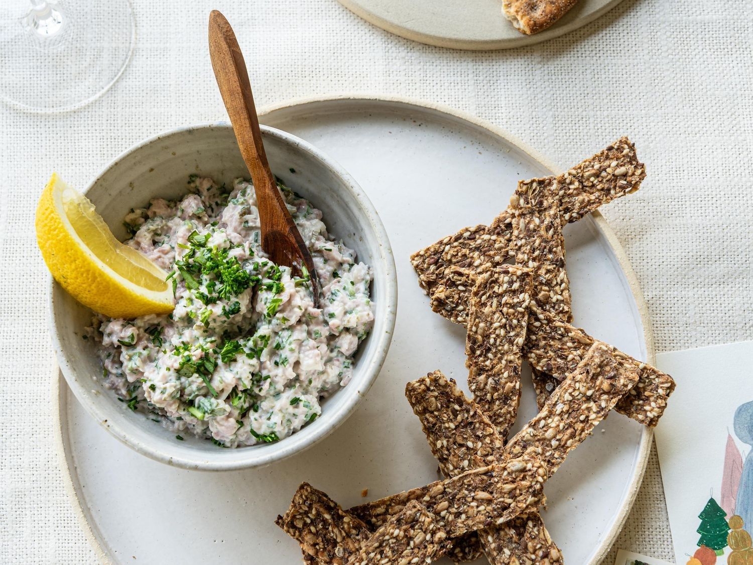 Beenhamsalade met crackers