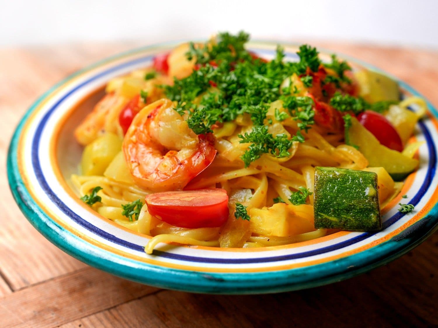 Linguine met scampi, courgette en venkel