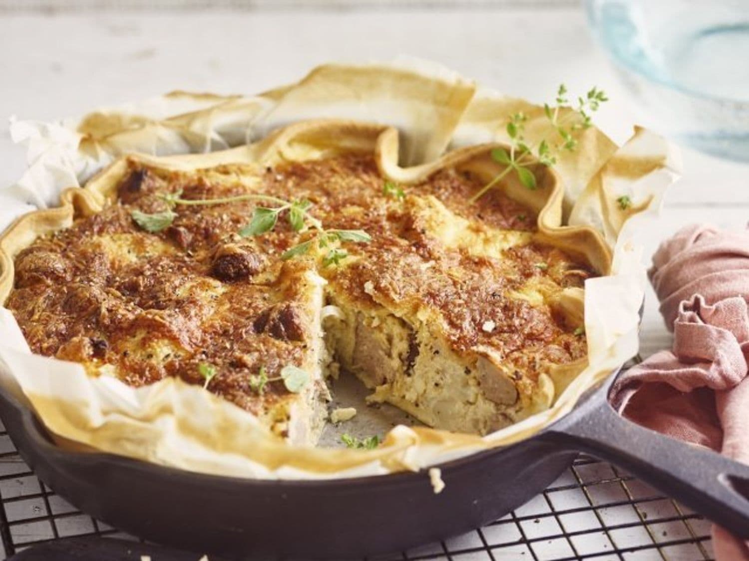 Quiche met bloemkool en worst