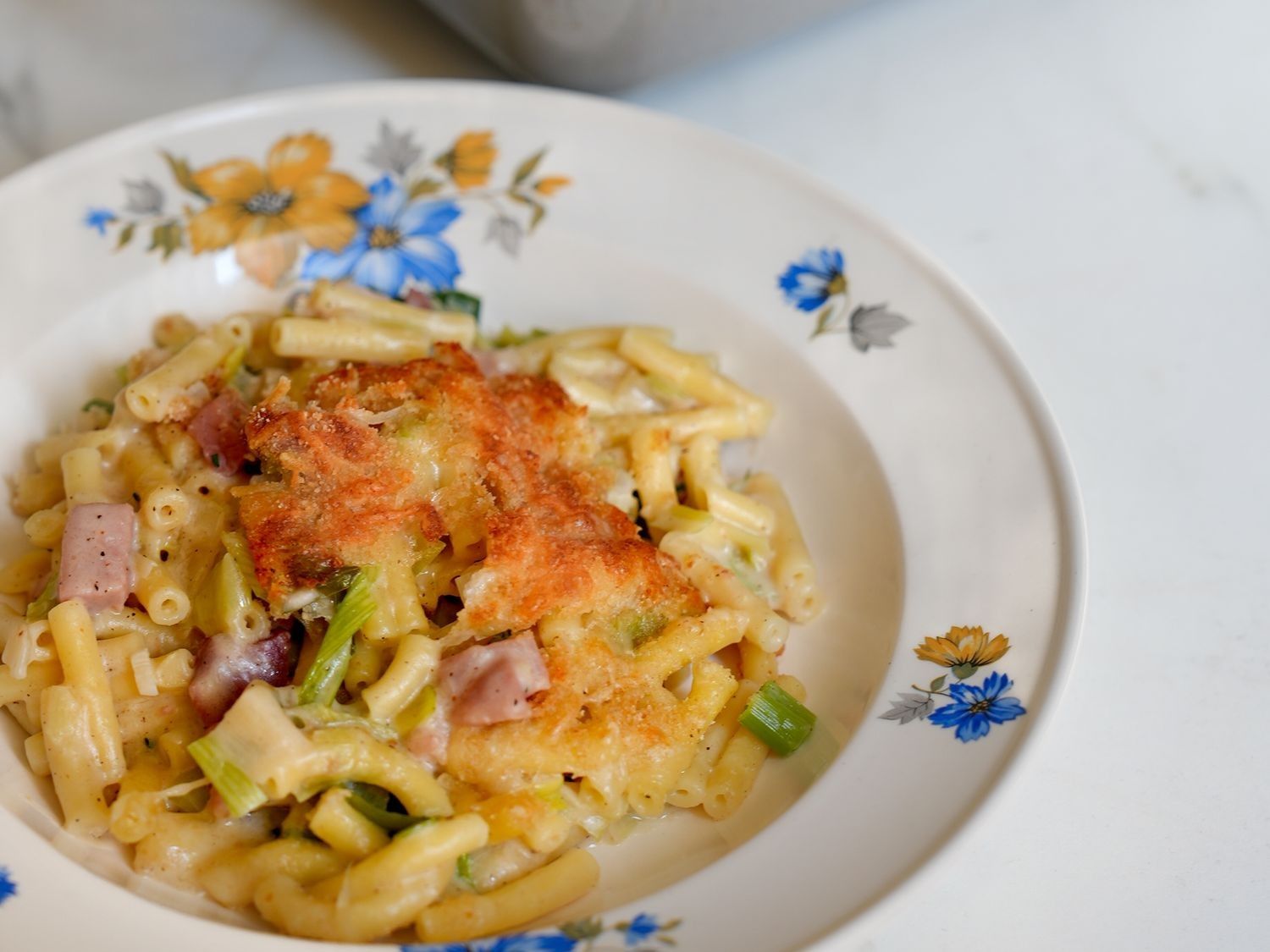 Macaroni met ham, kaas en prei