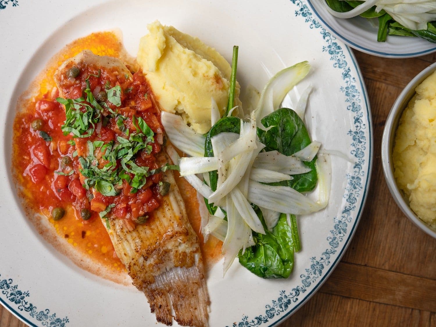 Rog met tomatenvinaigrette, venkel en puree