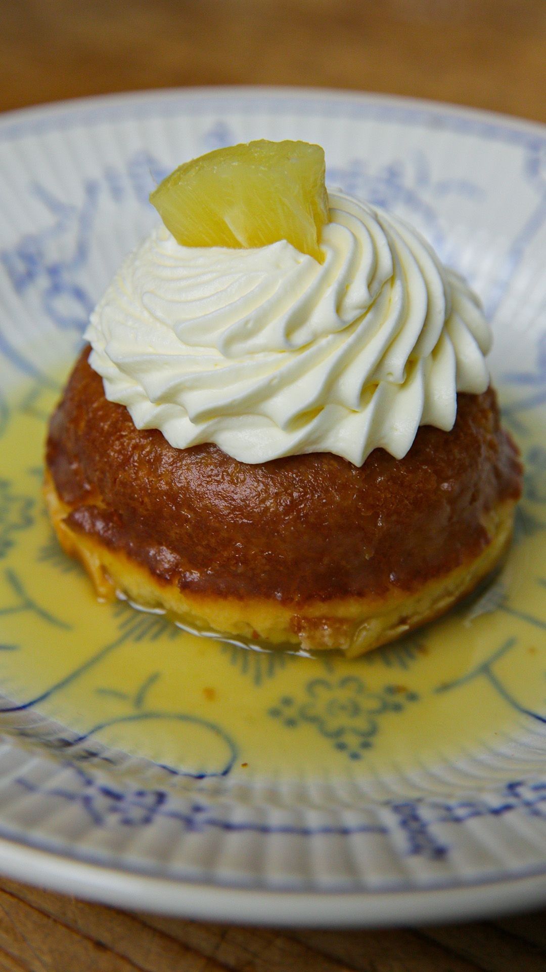 Baba au rhum met ananas