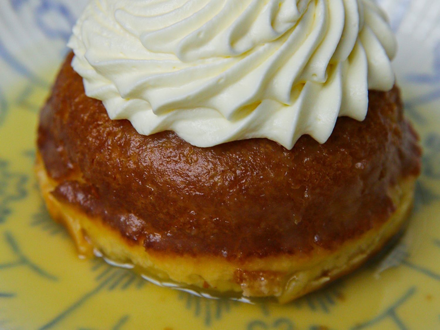 Baba au rhum met ananas