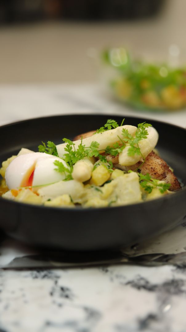 Gebakken wijting met aspergestoemp