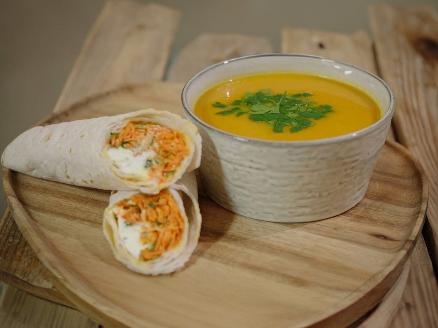 Wortelsoep met tijm & wrap met wortel en geitenkaas