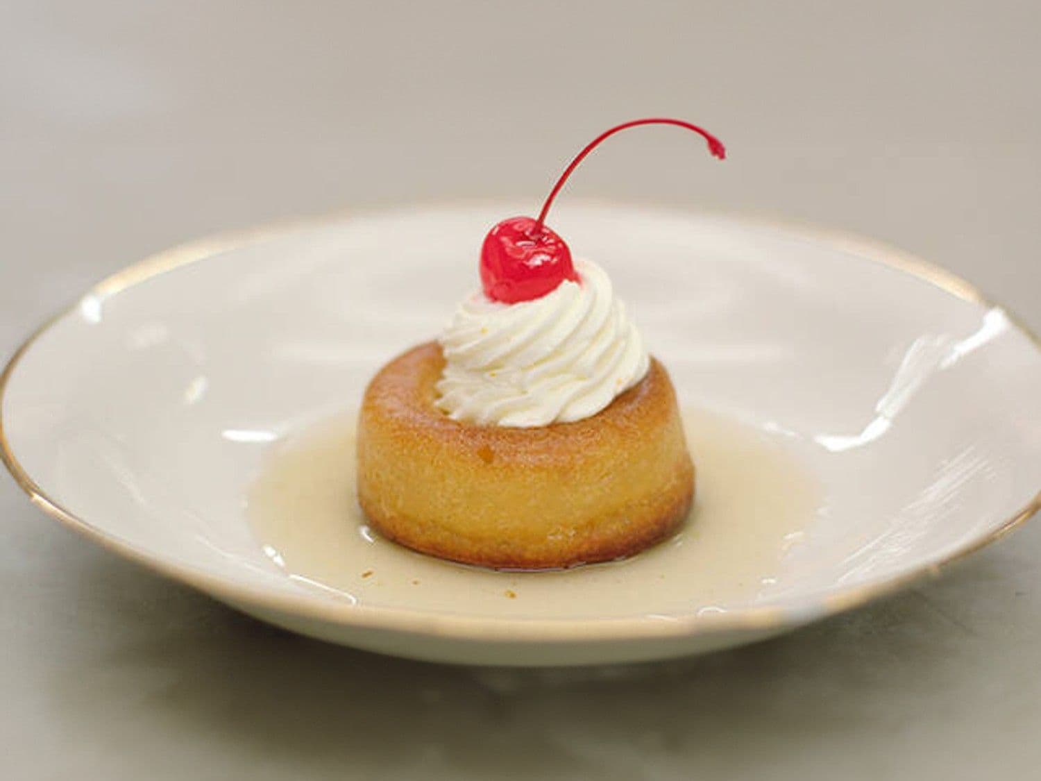 Baba au rhum met sinaasroom