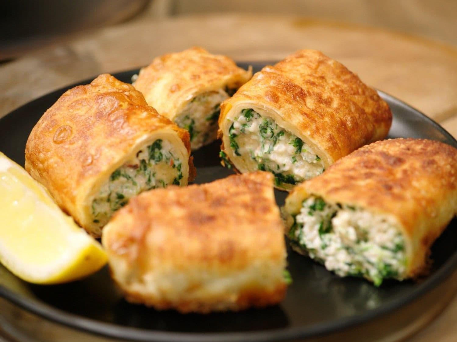 Filodeegpakketjes met Noordzeekrab en gribiche