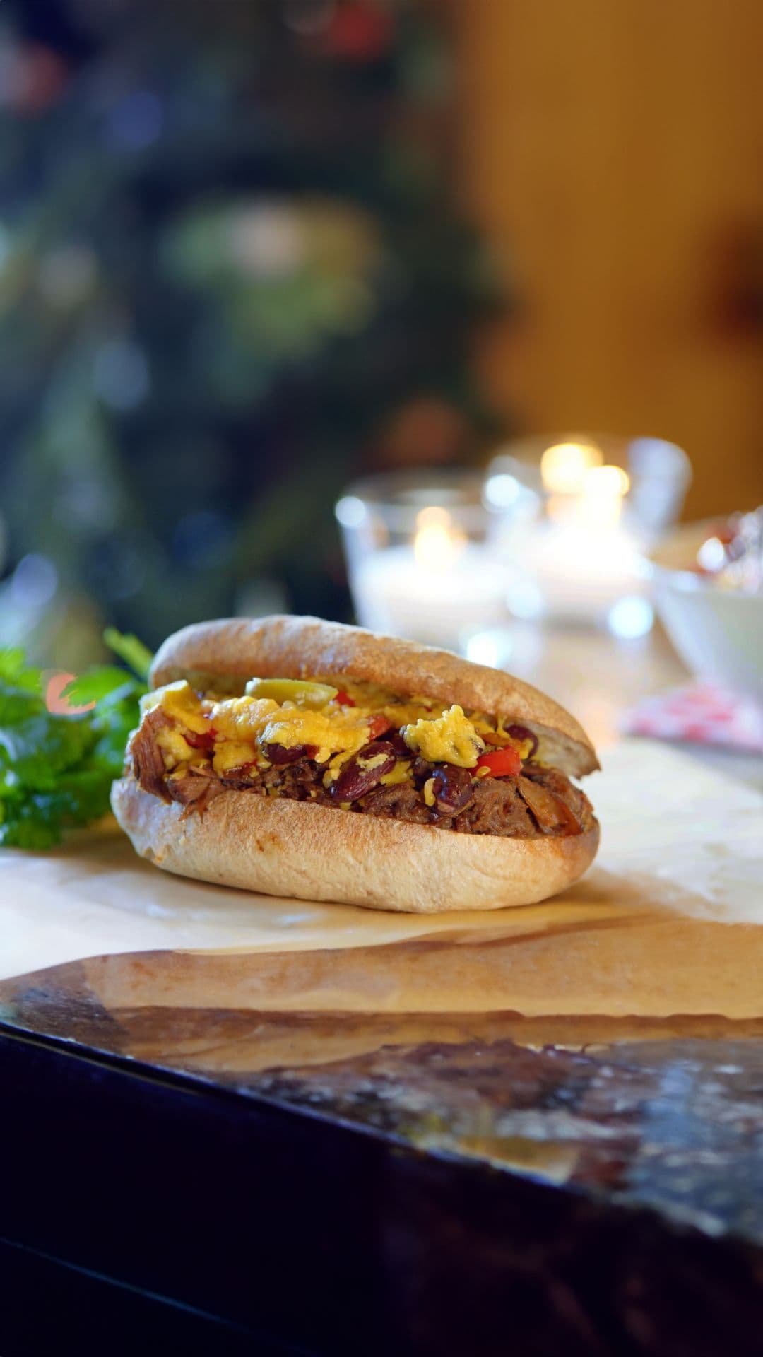 Ciabatta met pulled beef, gebakken ui en paprika