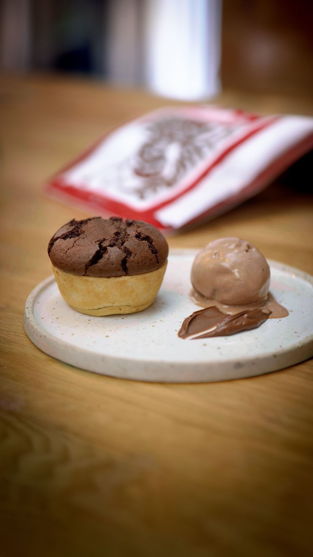Brownietaartjes met chocoladeijs