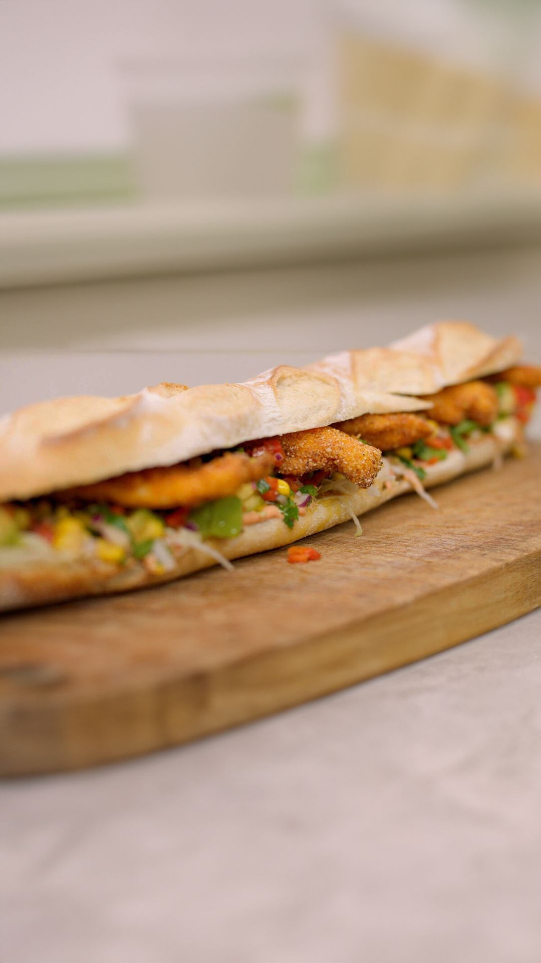 Mexicaanse baguettes met krokante kip en salsa