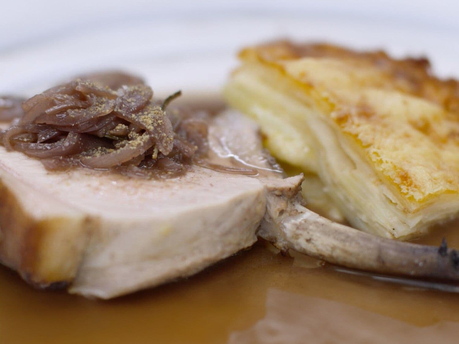 Varkenskroon met knolseldergratin