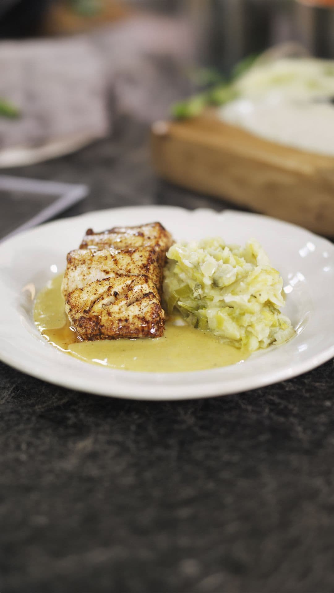 Kabeljauw met preistoemp en beurre blanc van witbier