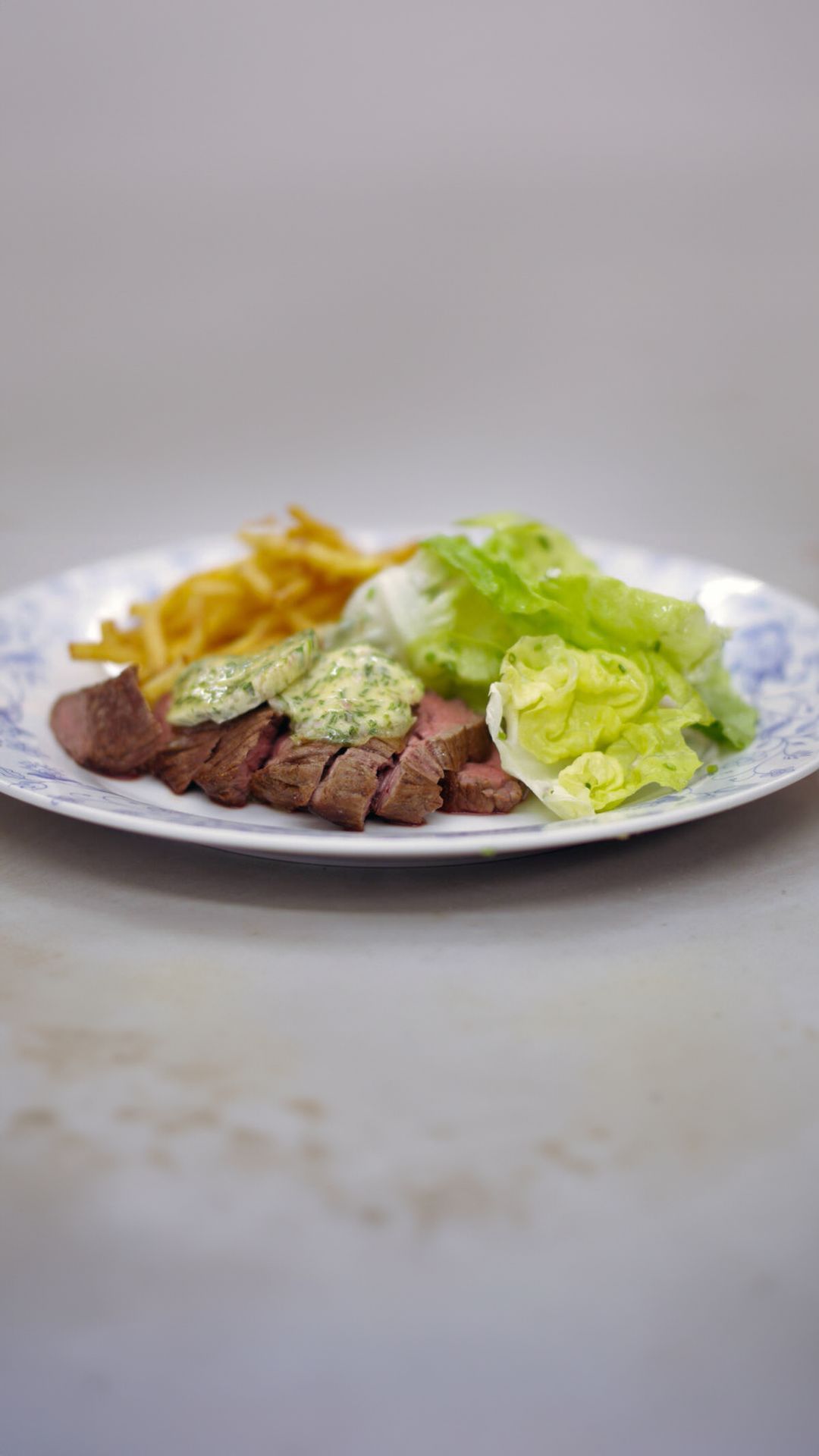 Onglet met dragonboter en fijne frietjes