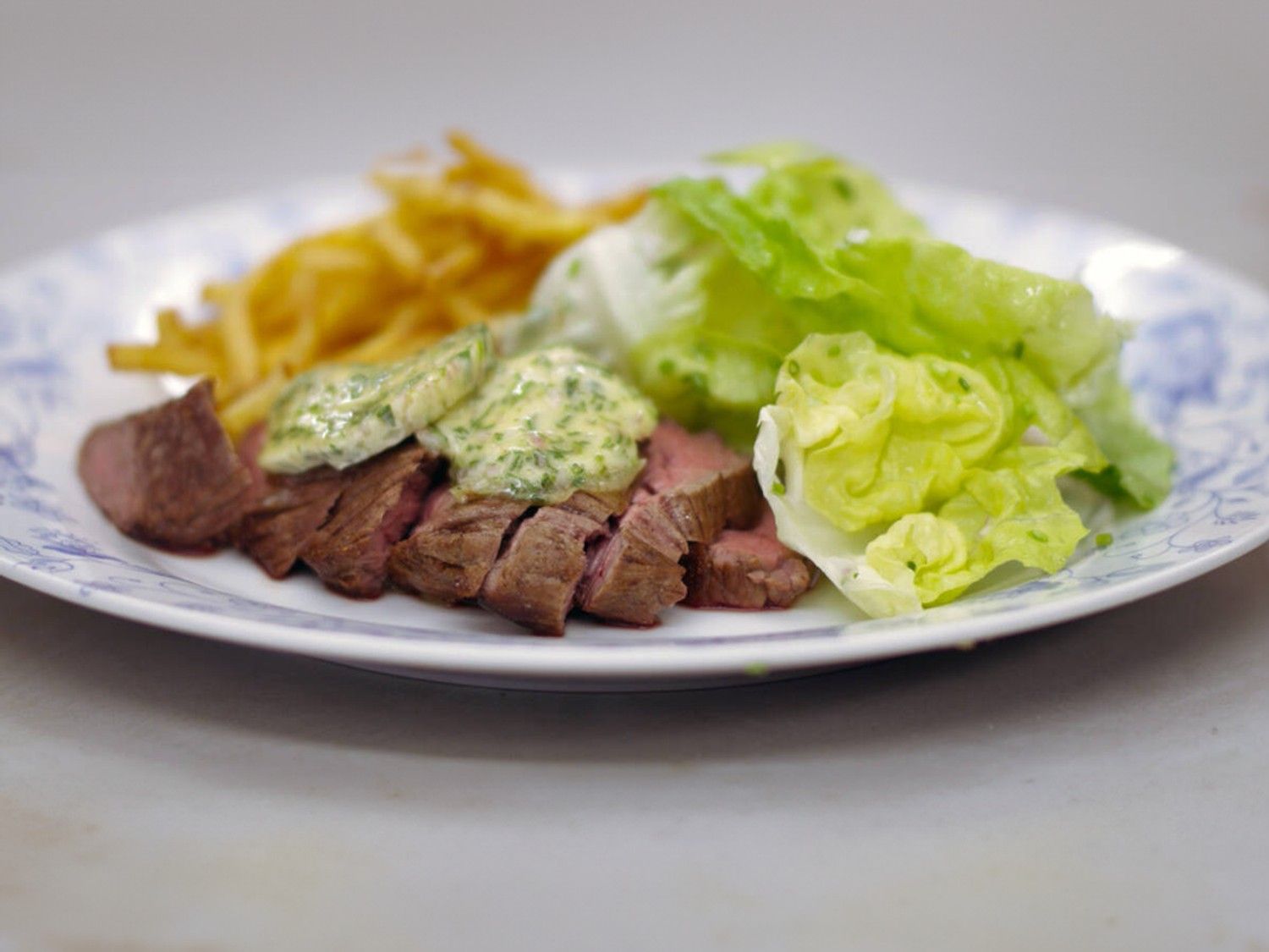Onglet met dragonboter en fijne frietjes