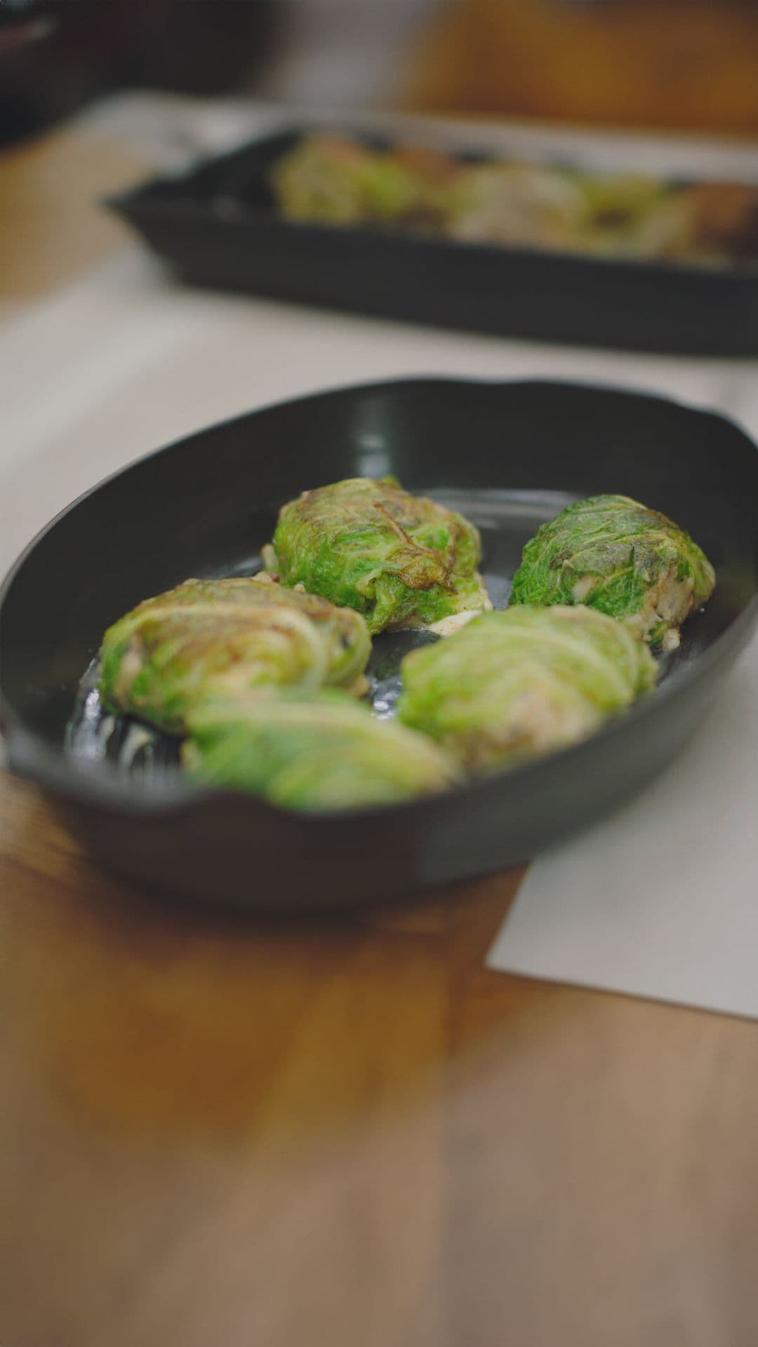 Savooipakketjes met puree, bospaddenstoelen en abdijkaas