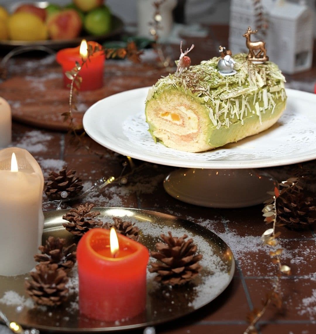 Kerststronk met abrikoos, pistache en witte chocolade