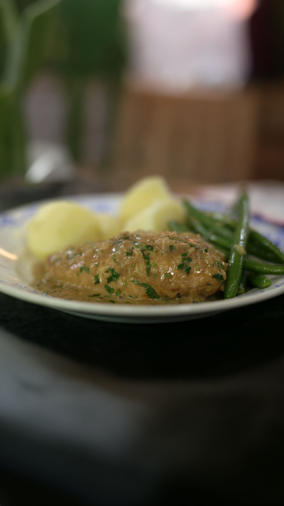 Kipfilet met dragonsaus en boontjes