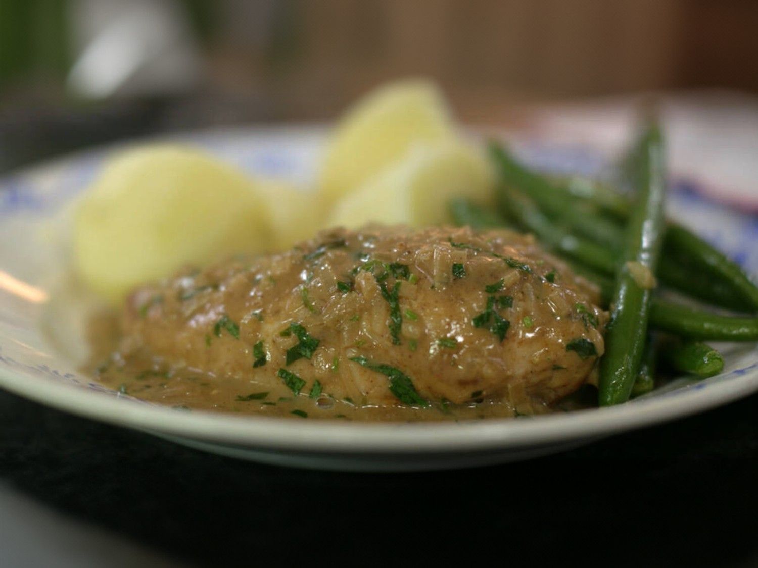 Kipfilet met dragonsaus en boontjes