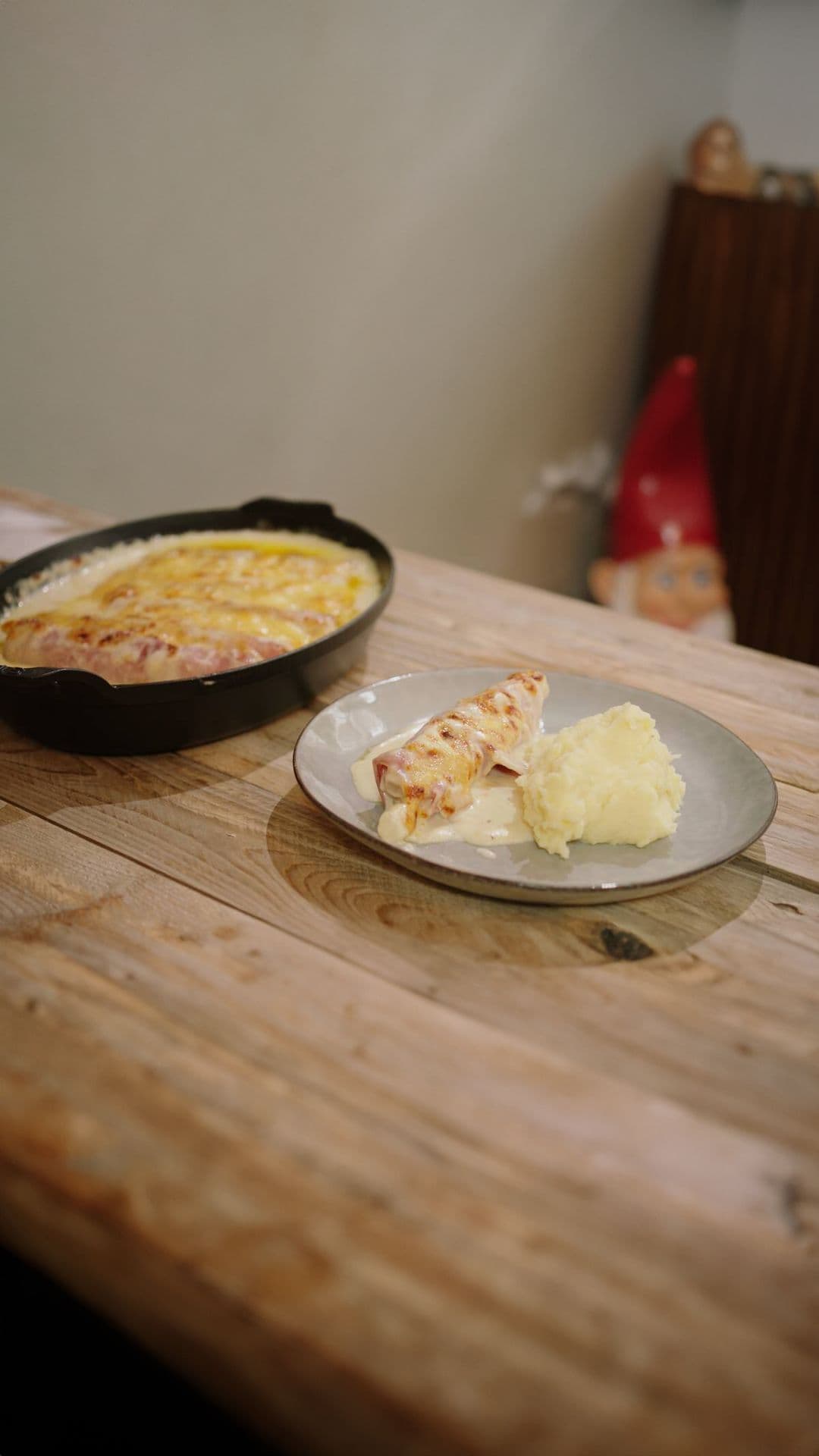 Hamrolletjes met schorseneren en puree