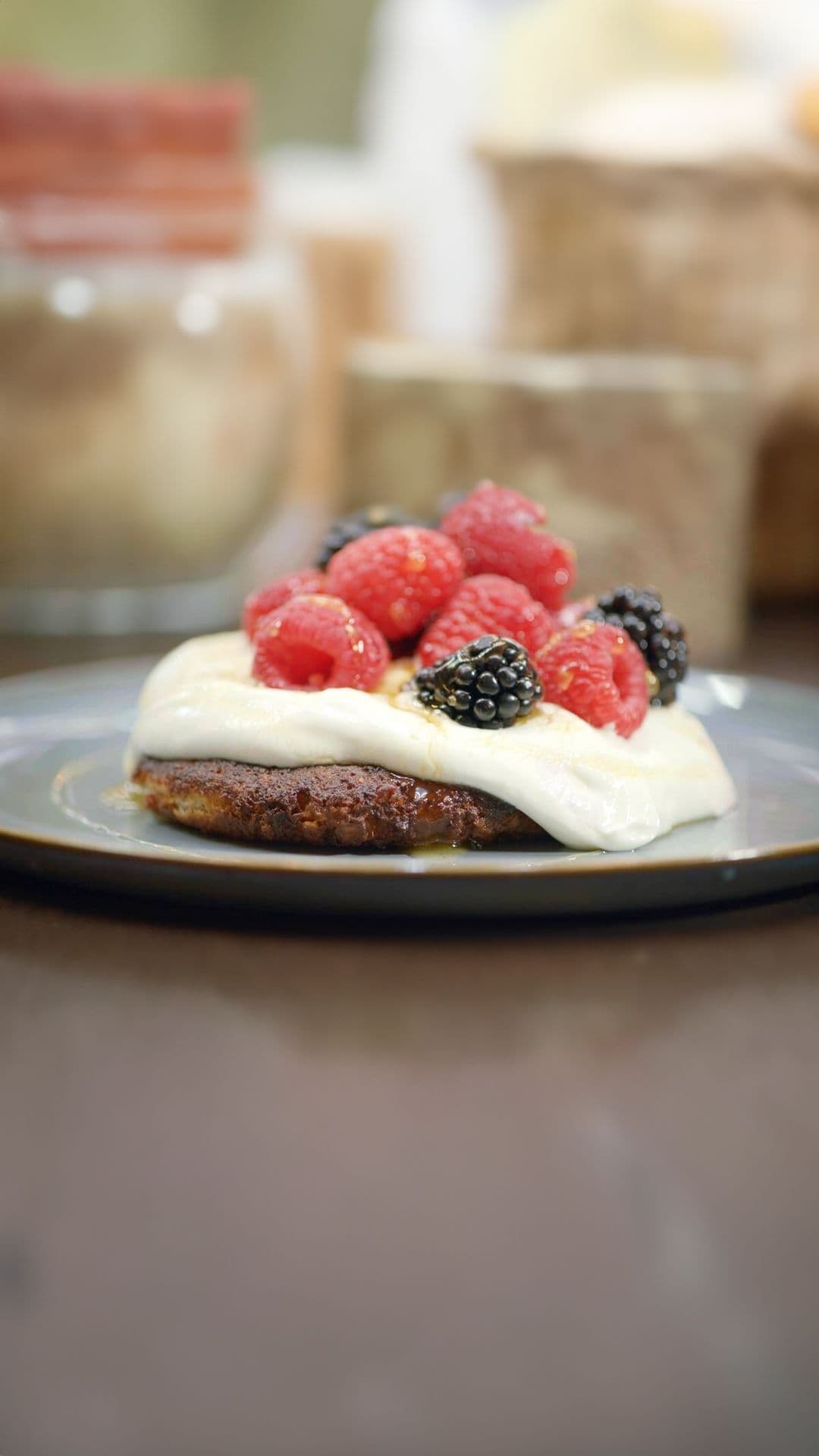 Havermoutkoekjes met kokos, plattekaas en fruit