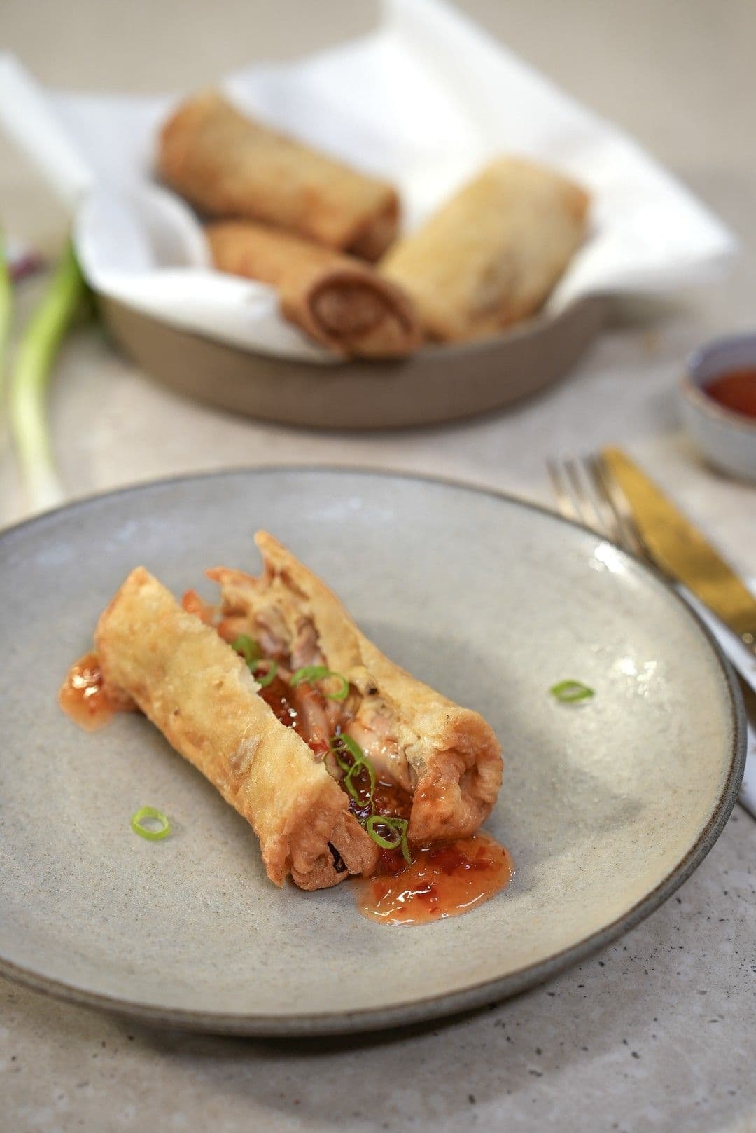 Chinese loempia's met kip en sweet chilisaus