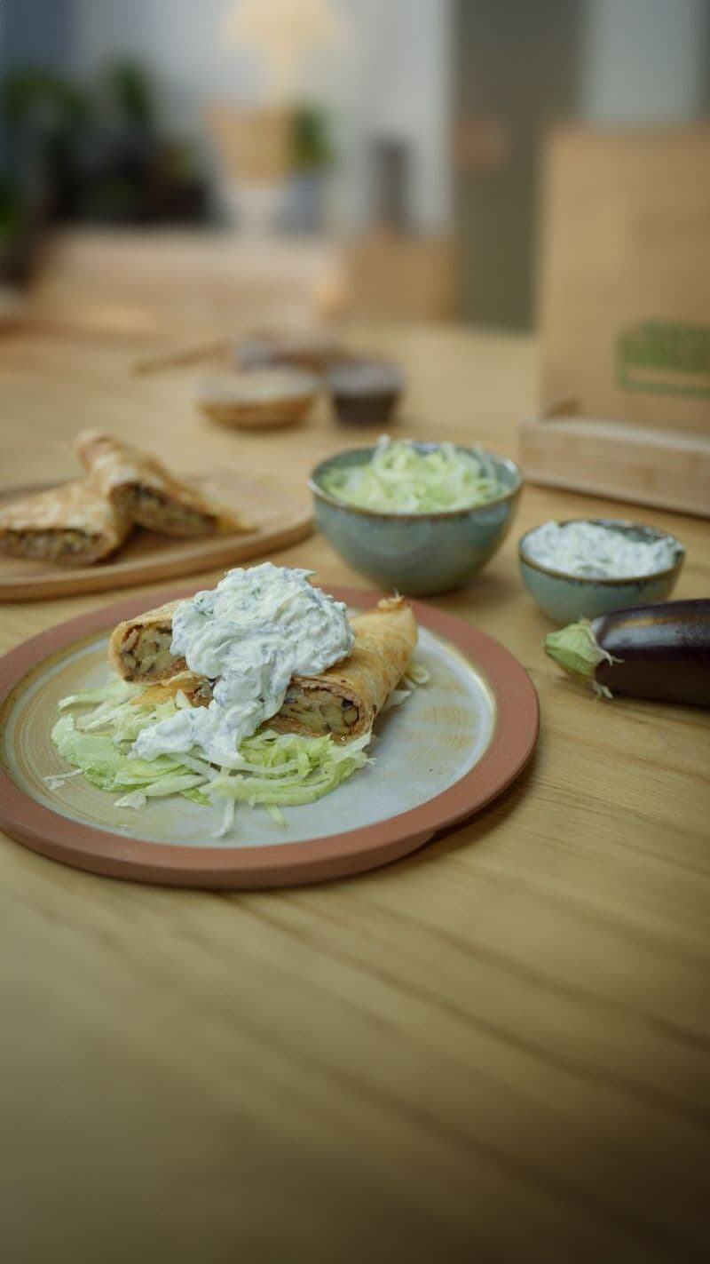 Quesadilla met lamsgehakt, Manchego, gegrilde aubergine en tzatziki