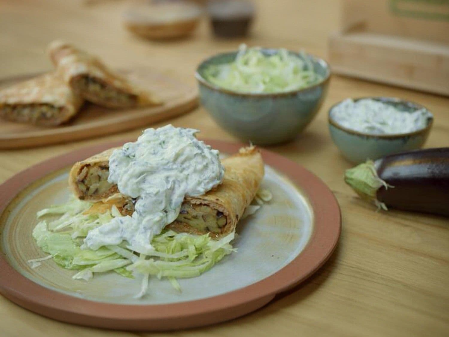 Quesadilla met lamsgehakt, Manchego, gegrilde aubergine en tzatziki