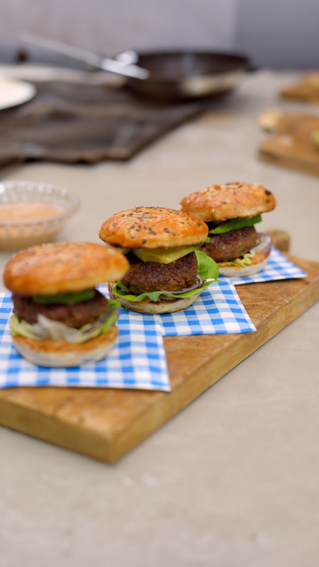 Chorizoburgers met zuiderse mayonaise