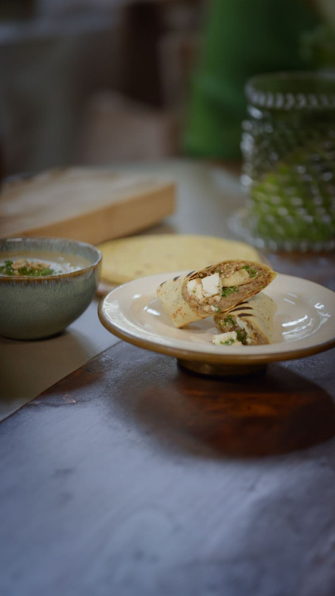 Champignonsoep en gegrilde wrap met duxelle, hazelnoot en feta
