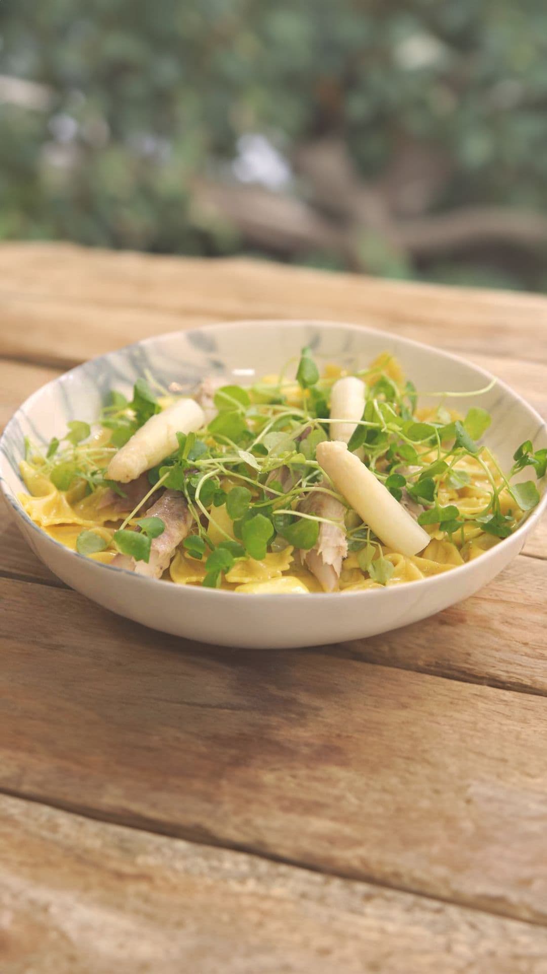 Pastasalade met makreel en asperges