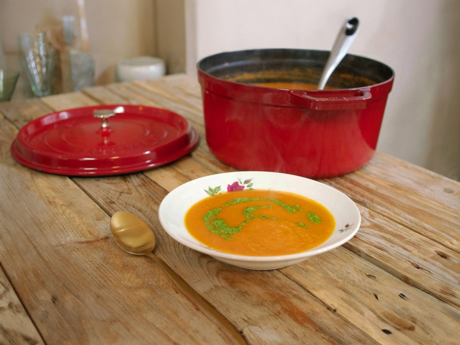 Wortel/venkelsoep met peterseliepesto