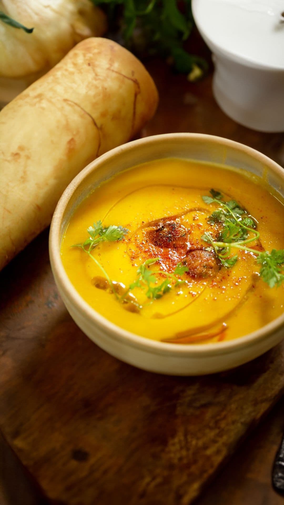 Pastinaak-pompoensoep met chorizoballetjes