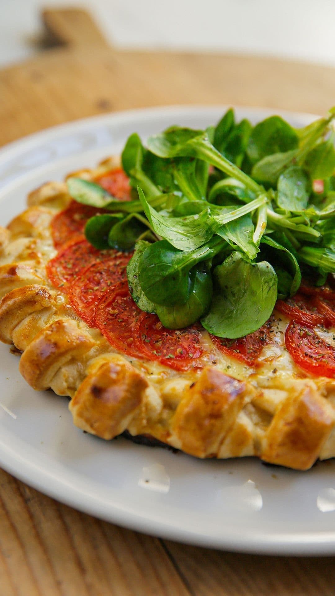 Galette met Pas de Rouge, tomaat en graanmosterd
