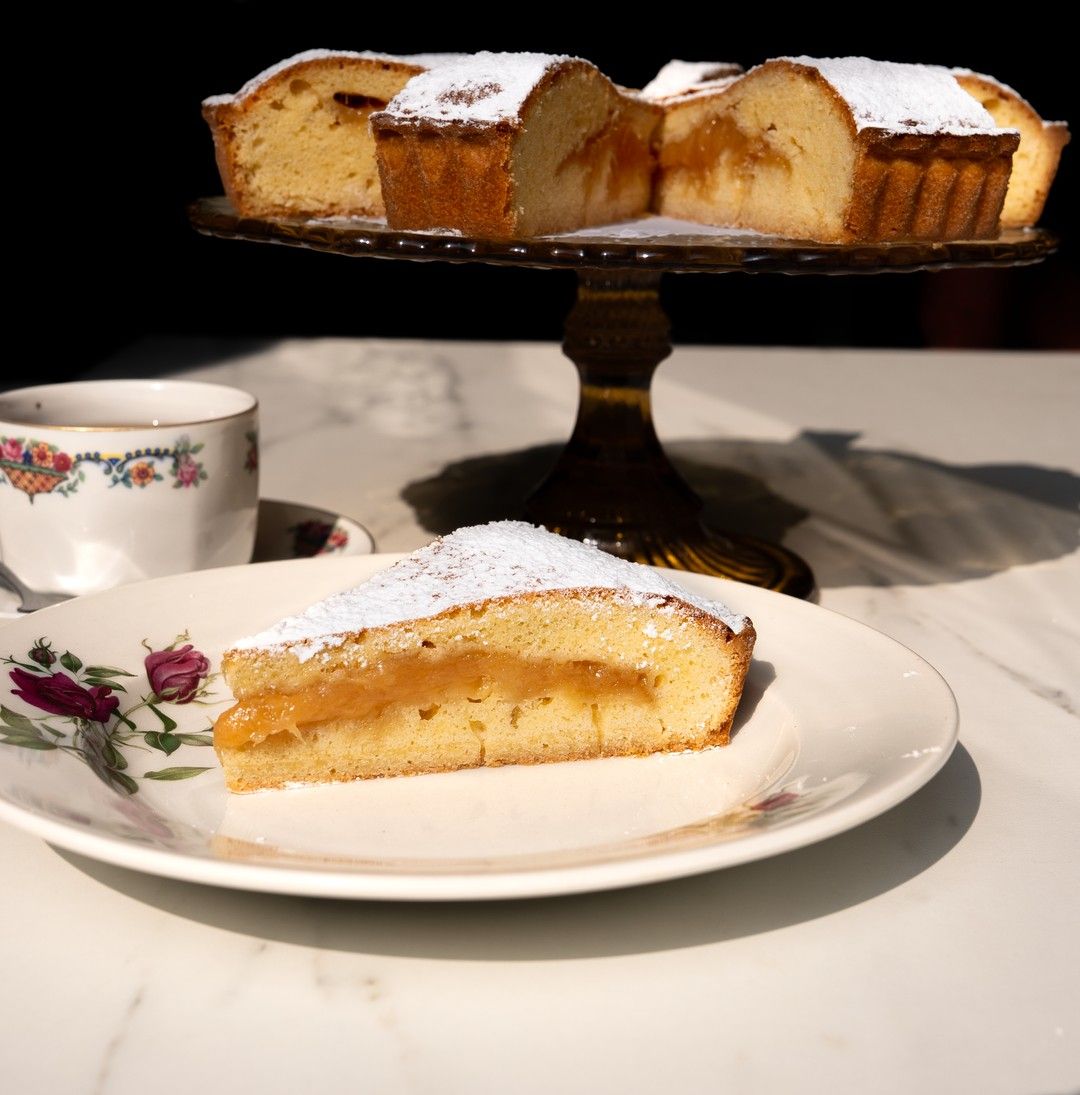 Cake met rabarbercompote