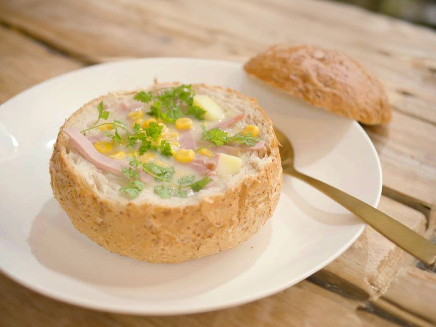 Chowder met gekookte ham, prei en maïs