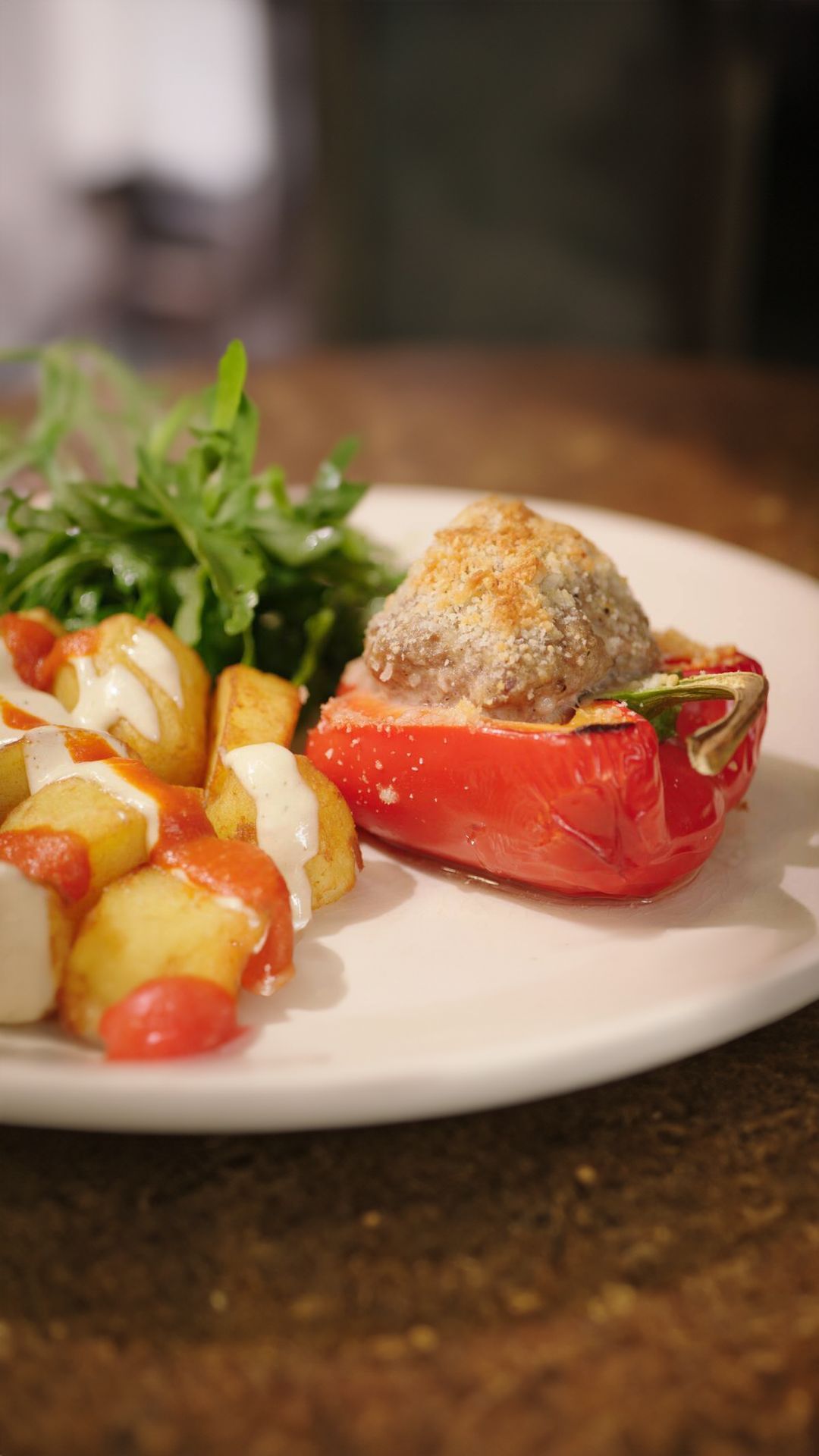 Gevulde paprika’s met patatas bravas