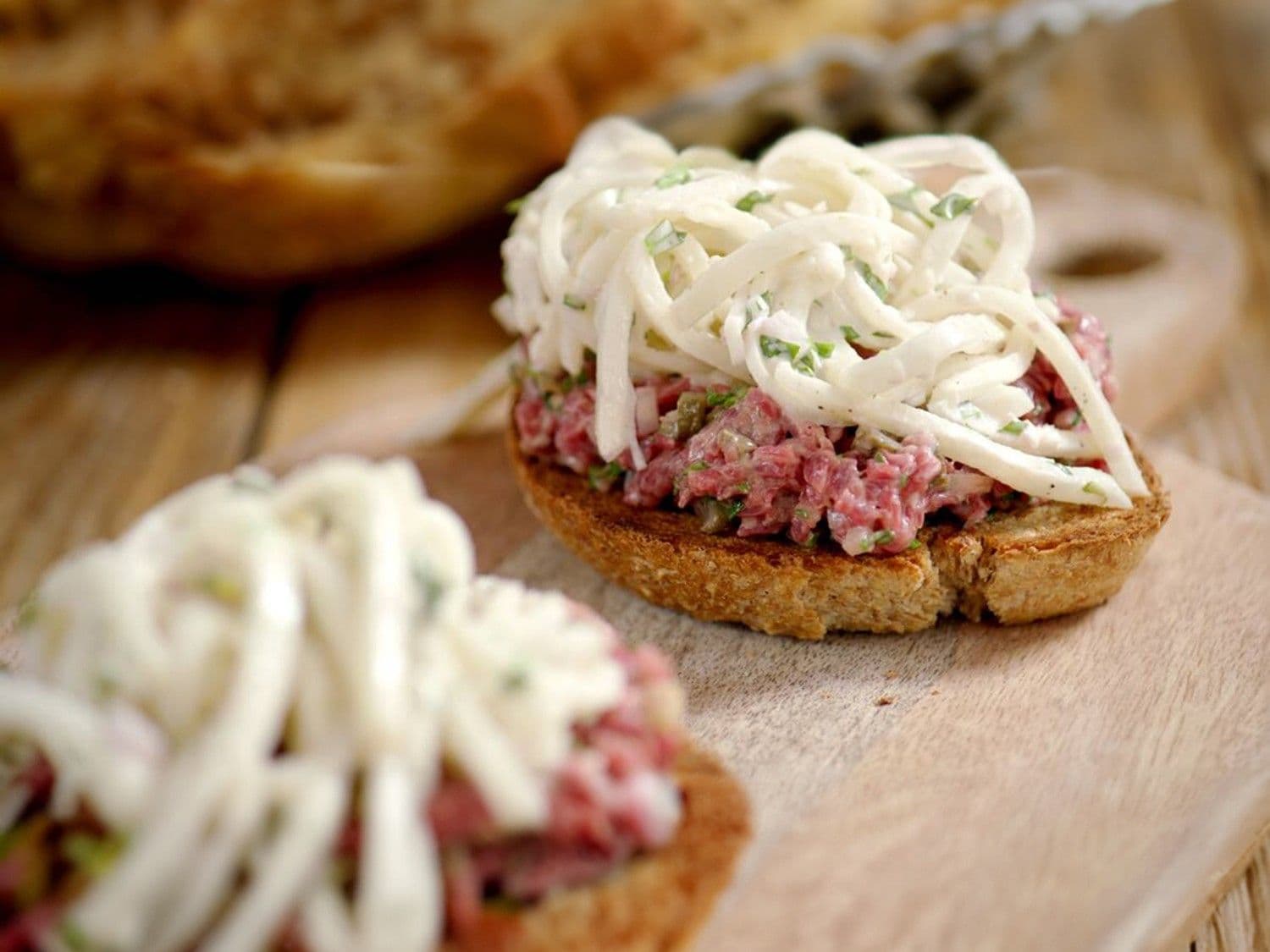Toast steak tartaar met remoulade van knolselder