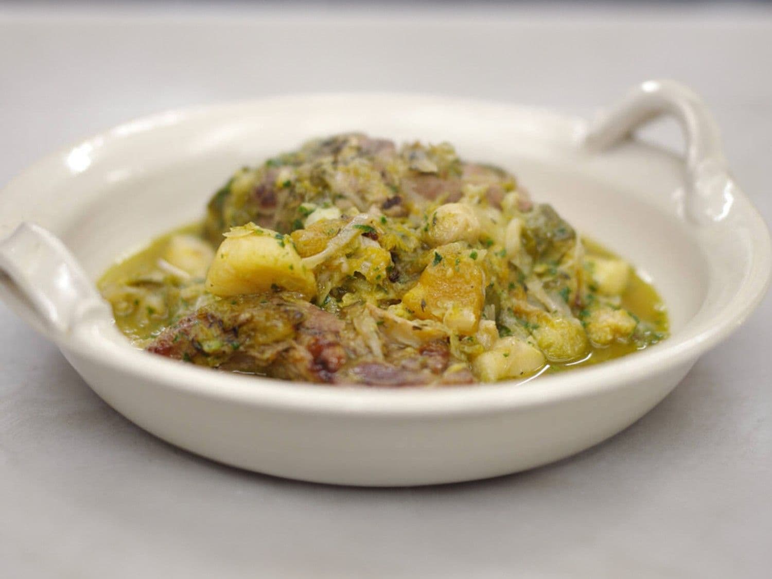 Pot-au-feu met lamsvlees en wintergroenten