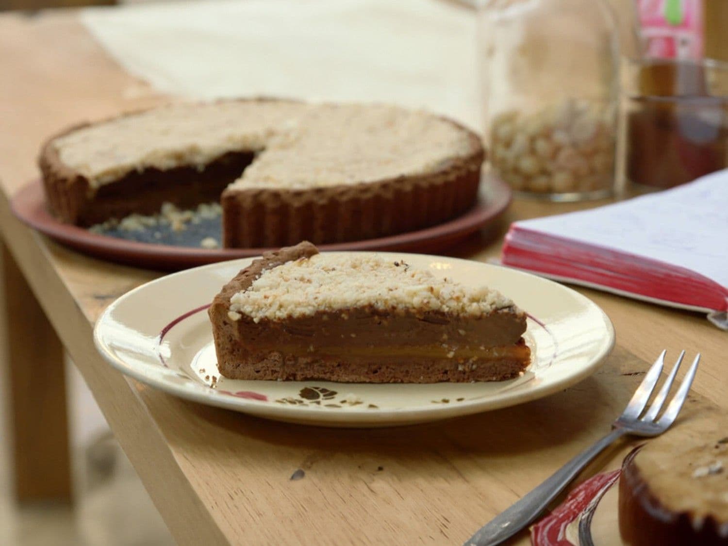 Chocoladetaart met gezouten karamel en macadamianoten