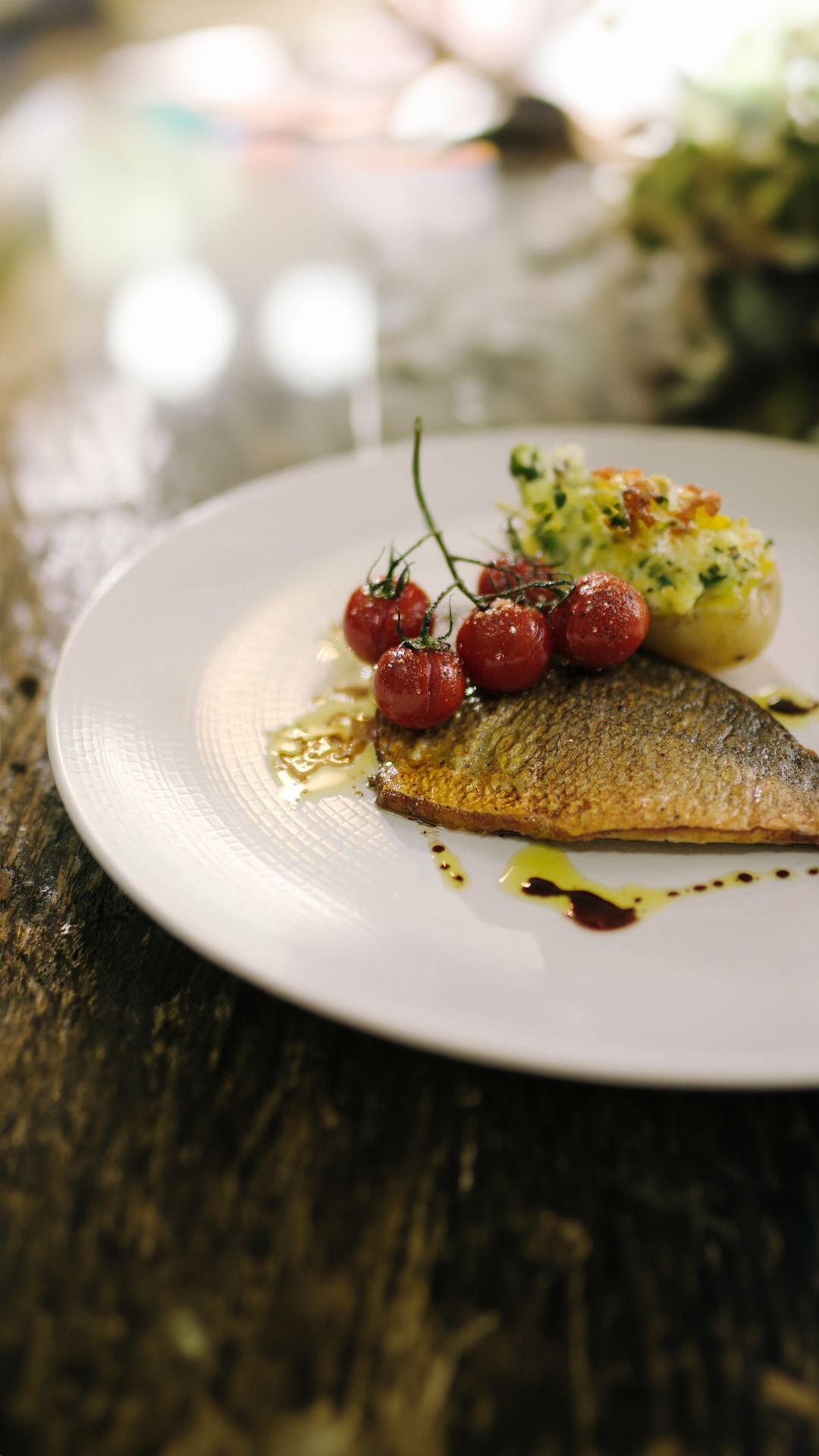 Dorade royale met een gevulde aardappel