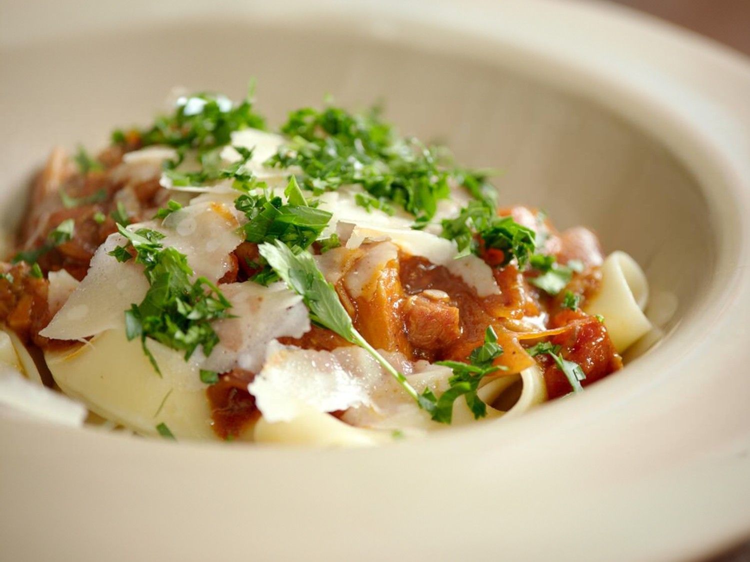 Pasta met gerookt spek en paddenstoelen