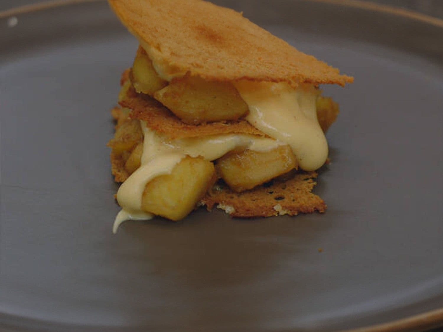 Millefeuille van peperkoek met appel en sabayon